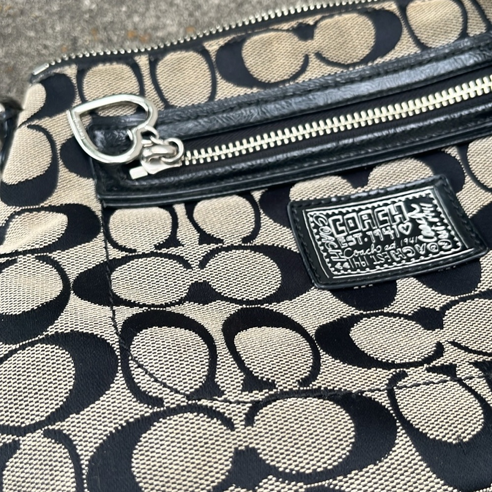 COACH Poppy Crossbody Monogram Bag Black and Tan with Heart Zipper - Picture 10 of 10